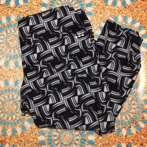 🐼Black and White Ankle Length Leggings🐼